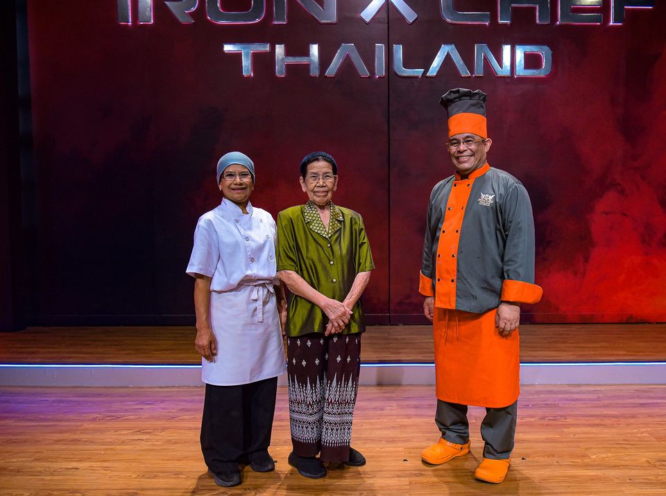Iron Chef Thailand เปิดศึกแมตซ์แห่งปีอาหารไทย “แม่เฟื้อ”โชว์เสน่ห์วัยเก๋า..ท้าลองของหัก“เชฟป้อม”