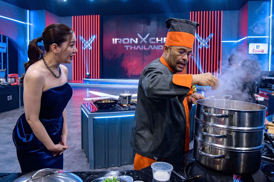 Iron Chef Thailand เดือด!!เปิดศึกช้างชนช้าง  “คุณยศ”เชฟข้าวต้มมิชลิน..ขอดับซ่า“เชฟป้อม”