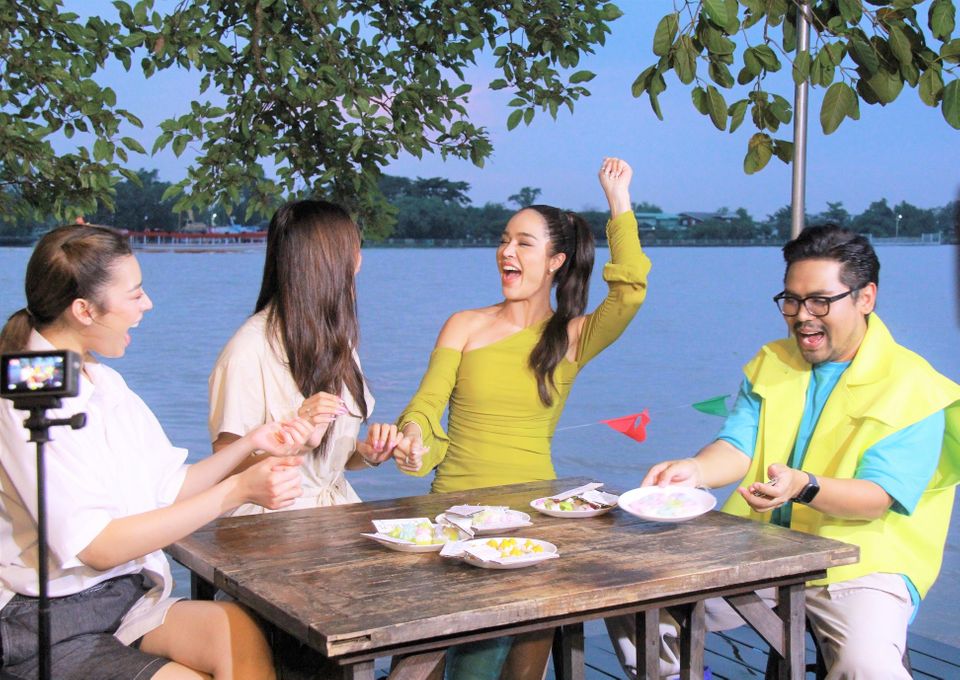 “นิวหนวด” ควง 3 สาวงาม “มิสไทยแลนด์เวิลด์ 2023”  เมาท์สนุก ริมแม่น้ำเจ้าพระยาใน “นิว พาซ่า”