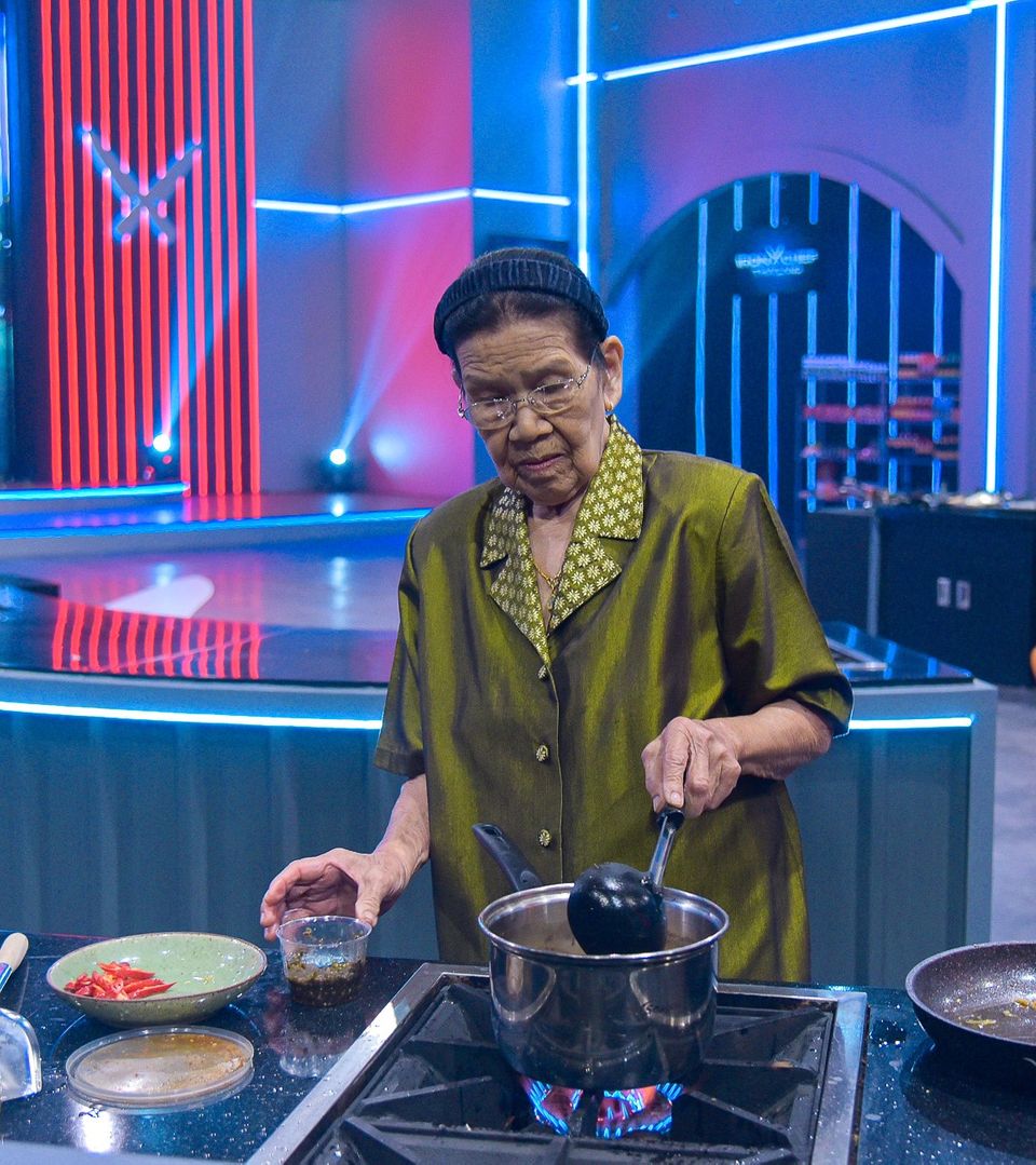 “แม่เฟื้อ”โชว์เสน่ห์วัยเก๋า..ท้าลองของ “เชฟป้อม” ปิดท้ายแมตซ์ตราตรึงใจแห่งปี Iron Chef Thailand