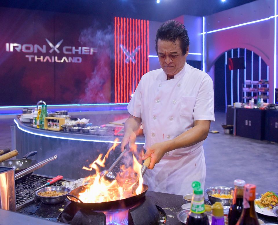Iron Chef !!ดุเดือดเปิดศึกวัยเก๋า “อาหารจีน” “คุณวิทย์” จัดเมนูเด็ด..ขอดับซ่า “เชฟป้อม”
