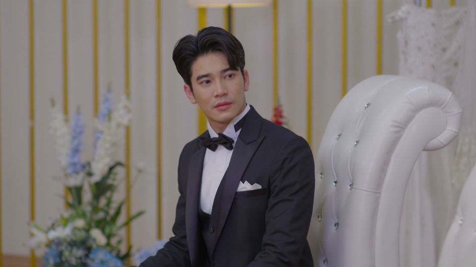 “ยูโร” แปลงโฉม “มุกดา” สวยสุดแกลม  พร้อมเปิดตัวจีบกลางงานเลี้ยงสุดหรู