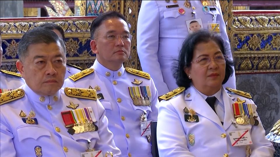 พระบาทสมเด็จพระเจ้าอยู่หัว และสมเด็จพระนางเจ้า ฯ พระบรมราชินี เสด็จพระราชดำเนินไปในการพระราชพิธีพืชมงคล พุทธศักราช 2568