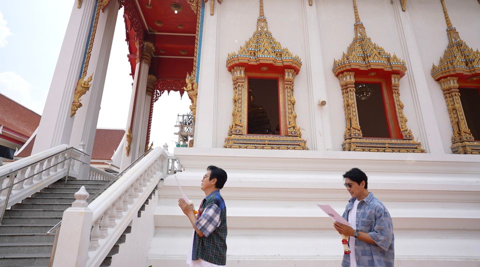 “หนุ่ม-แท่ง” พากราบเกจิพระนักพัฒนาชื่อดังถึงต่างประเทศ ตามหาวัตถุมงคลหนึ่งในสุดยอดสายเมตตา