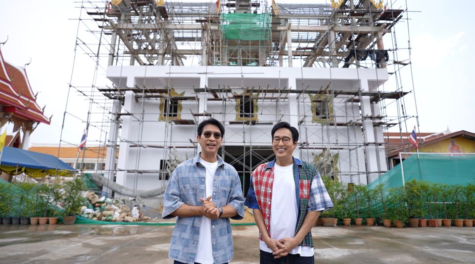 “หนุ่ม-แท่ง” พากราบเกจิพระนักพัฒนาชื่อดังถึงต่างประเทศ ตามหาวัตถุมงคลหนึ่งในสุดยอดสายเมตตา