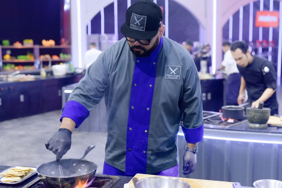 Iron Chef ร้อนระอุ!!ครบรส..ดุเด็ดเผ็ดมันส์   “เชฟอ๊อฟ”ดวลเดือด “เชฟนุ” ชิงความเป็นหนึ่ง  