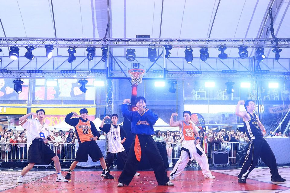 เก็บตก “บาสเกตบอล 3x3 นักเรียนชาย แชมป์กีฬา 7HD 2025” คนบันเทิงแท็กทีมเชียร์  “รร.ท่าข้ามพิทยาคม” คว้าแชมป์แรก แฟนสุดฟิน กรี๊ดสนั่นสนาม มินิคอนเสิร์ต “BNK48” และ “PROXIE” พร้อมชมบาสหนุ่มฮอต