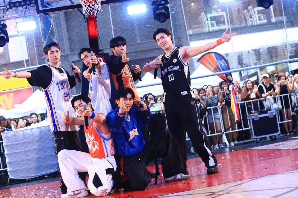 เก็บตก “บาสเกตบอล 3x3 นักเรียนชาย แชมป์กีฬา 7HD 2025” คนบันเทิงแท็กทีมเชียร์  “รร.ท่าข้ามพิทยาคม” คว้าแชมป์แรก แฟนสุดฟิน กรี๊ดสนั่นสนาม มินิคอนเสิร์ต “BNK48” และ “PROXIE” พร้อมชมบาสหนุ่มฮอต