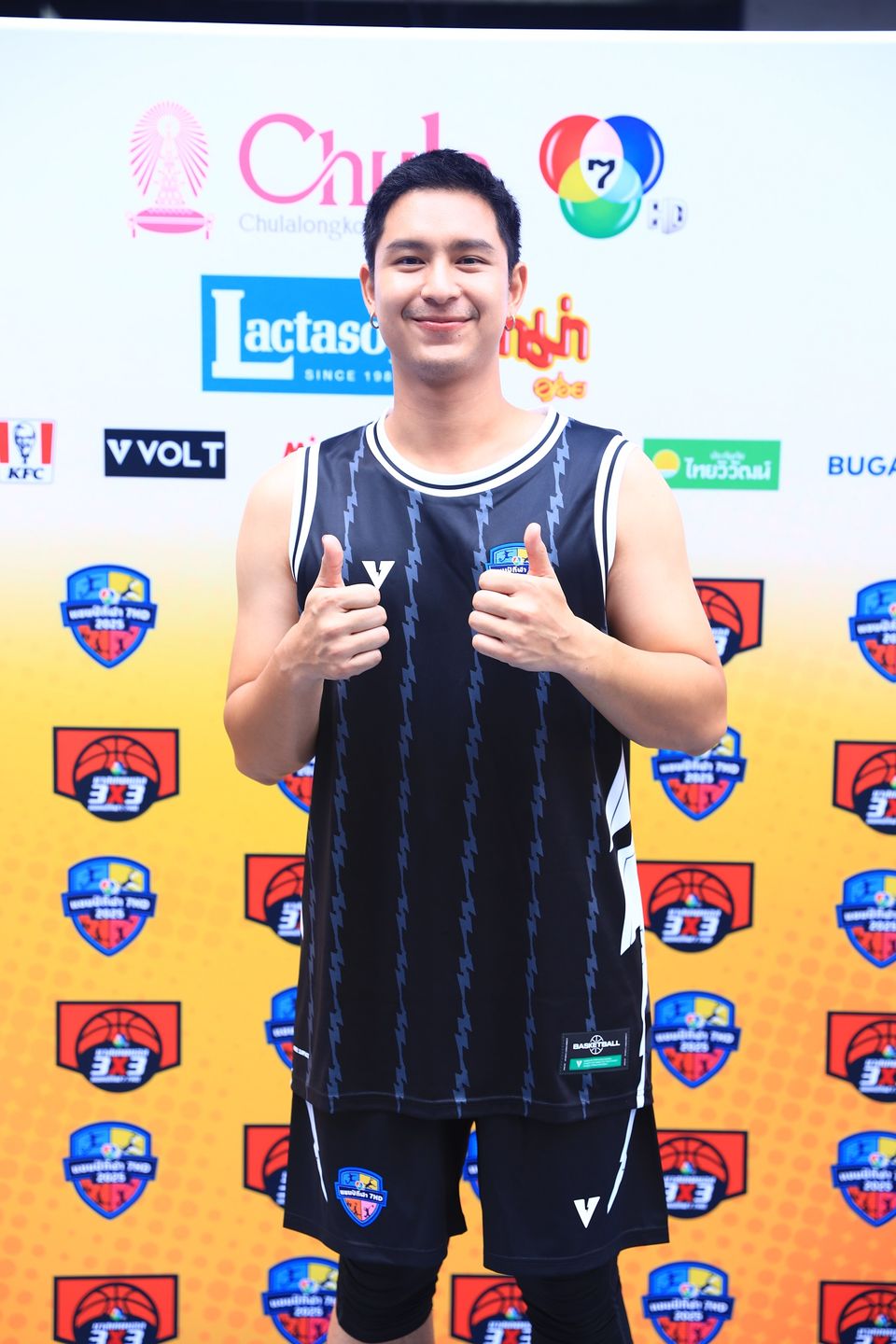 เก็บตก “บาสเกตบอล 3x3 นักเรียนชาย แชมป์กีฬา 7HD 2025” คนบันเทิงแท็กทีมเชียร์  “รร.ท่าข้ามพิทยาคม” คว้าแชมป์แรก แฟนสุดฟิน กรี๊ดสนั่นสนาม มินิคอนเสิร์ต “BNK48” และ “PROXIE” พร้อมชมบาสหนุ่มฮอต