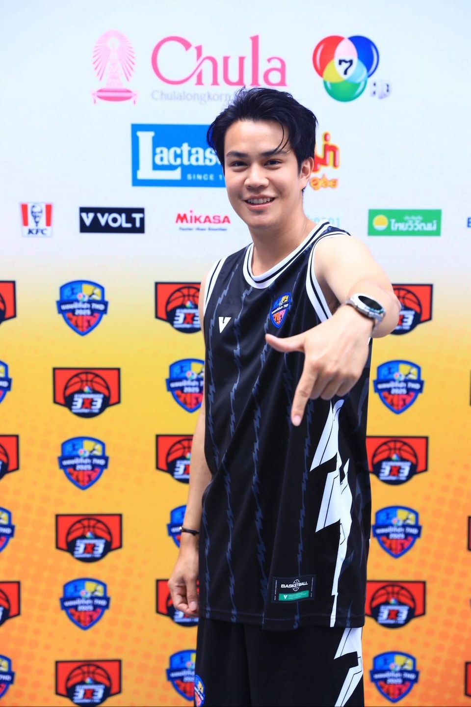 เก็บตก “บาสเกตบอล 3x3 นักเรียนชาย แชมป์กีฬา 7HD 2025” คนบันเทิงแท็กทีมเชียร์  “รร.ท่าข้ามพิทยาคม” คว้าแชมป์แรก แฟนสุดฟิน กรี๊ดสนั่นสนาม มินิคอนเสิร์ต “BNK48” และ “PROXIE” พร้อมชมบาสหนุ่มฮอต