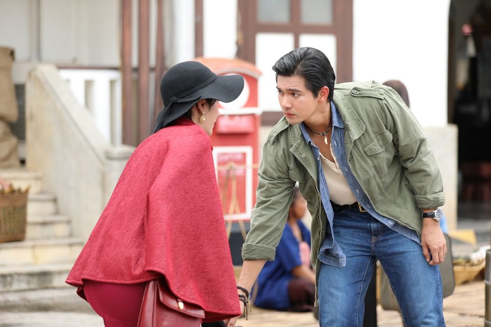  “เมืองแก้ว” อีพีแรกสะกดหัวใจ  “พิ้งค์พลอย” เปิดตัวลุคสุดเดิ้นทำ “เข้ม” ตะลึง