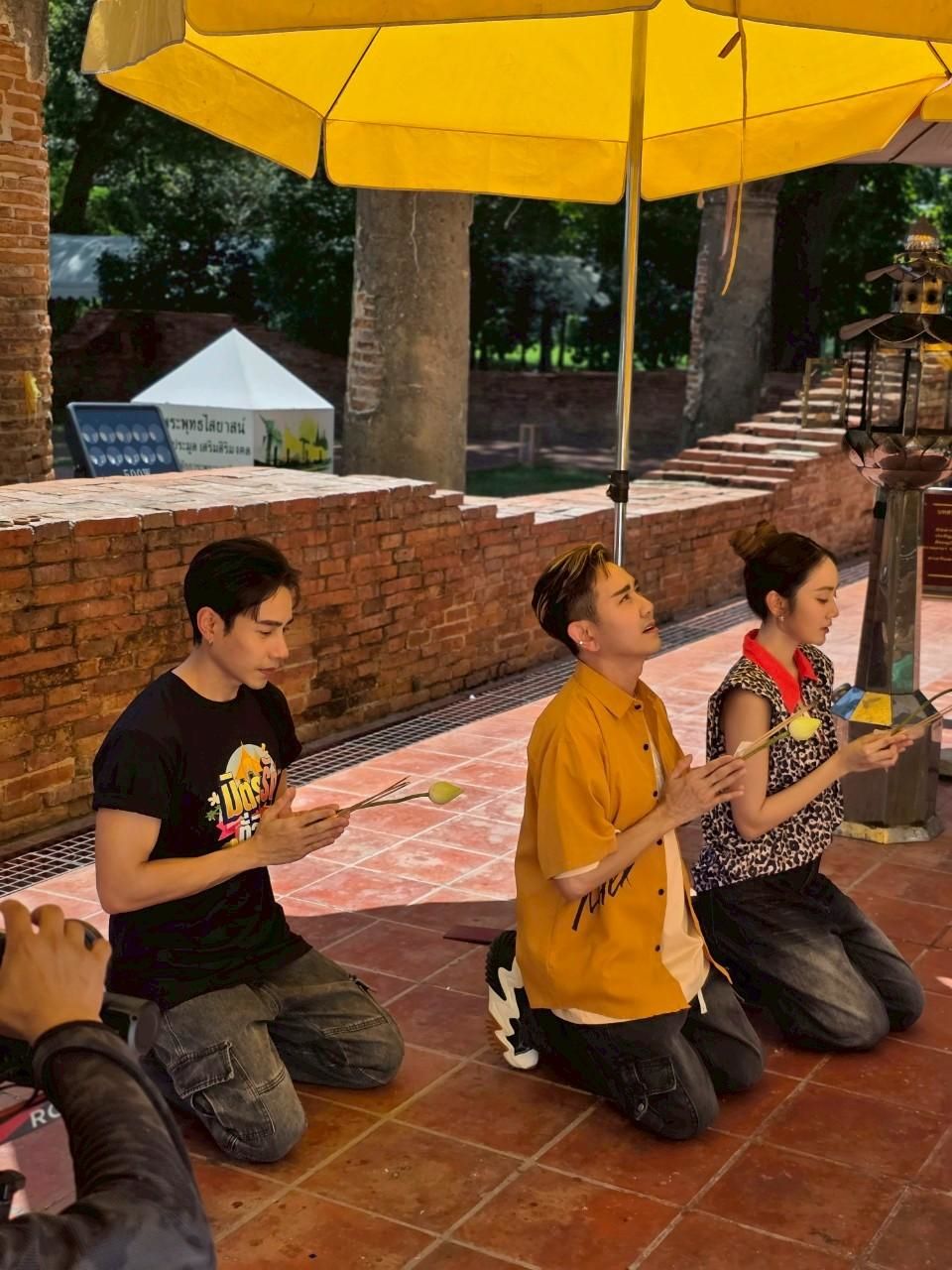 “เอ-แป้ง” เสริมความสนุกชวนคนกันเอง “มิตร มิตรชัย”  ตามหาของดี หมอนวดฝ่ามืออรหันต์ จ.อ่างทอง