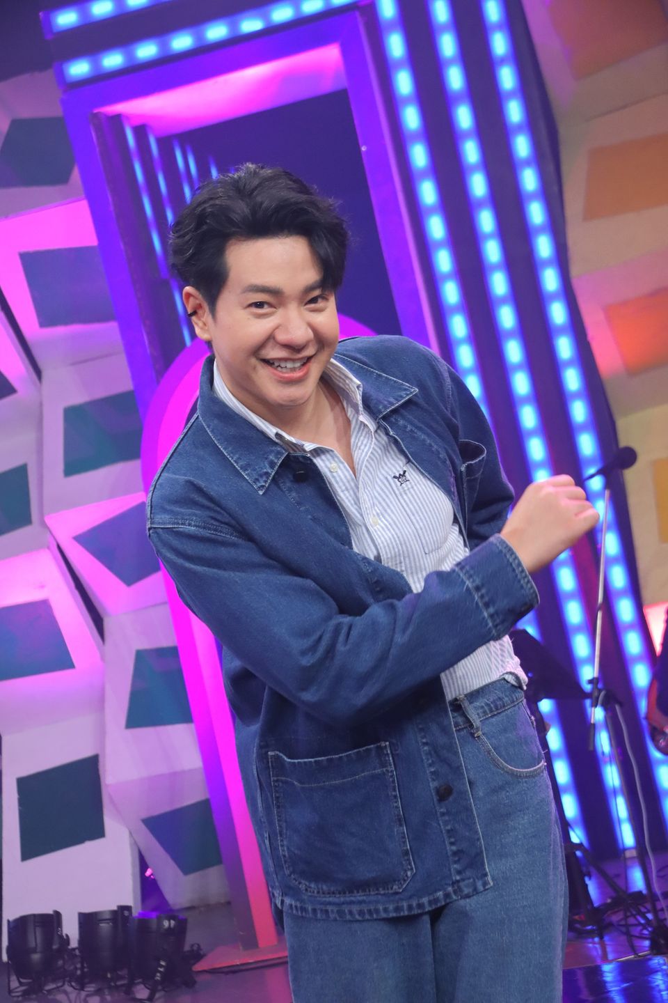 “ดวลเพลงดัง พลังมัธยม” แดนซ์สนุกเต้นเพลินในเพลง “โอ้โฮบางกอก” ของ “มยุรา ฟ้าสีทอง”  