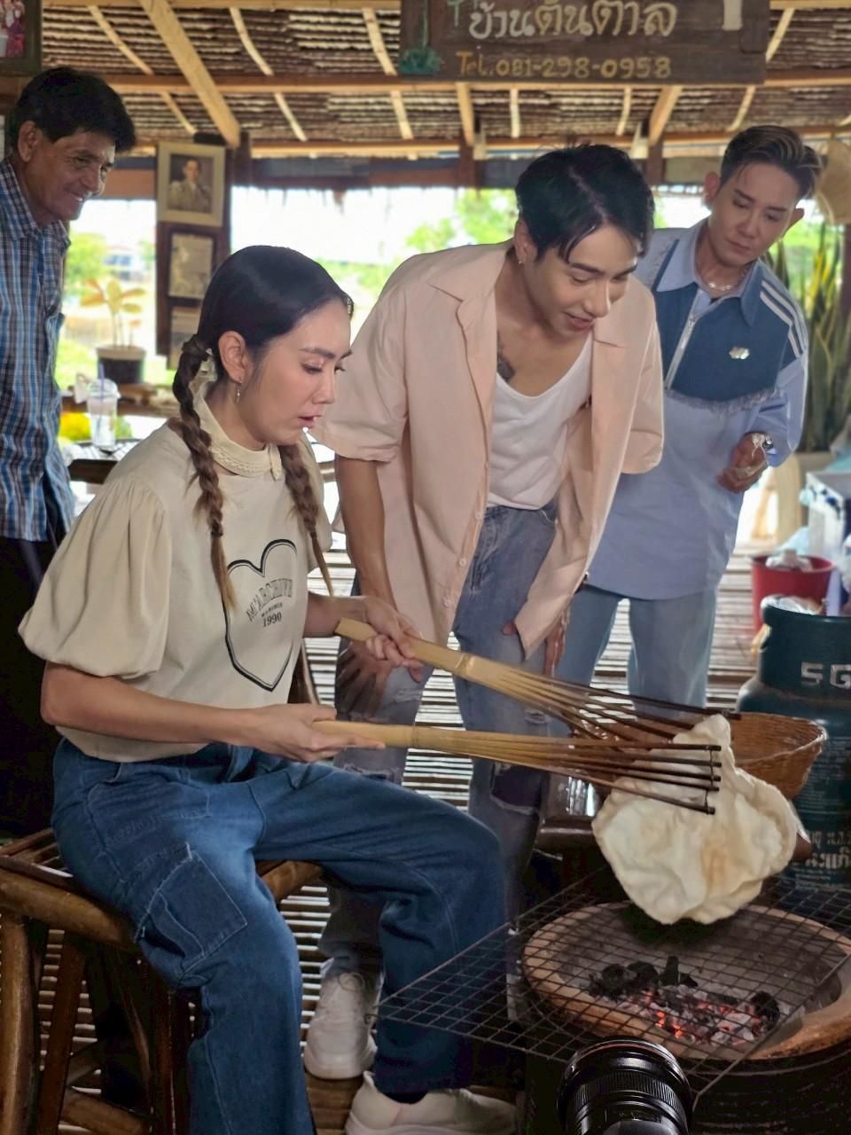 “เอ-แป้ง” พาชิล จ.สุพรรณบุรี  ชิมช้อปของดี ที่ชุมชนตำบลต้นตาล