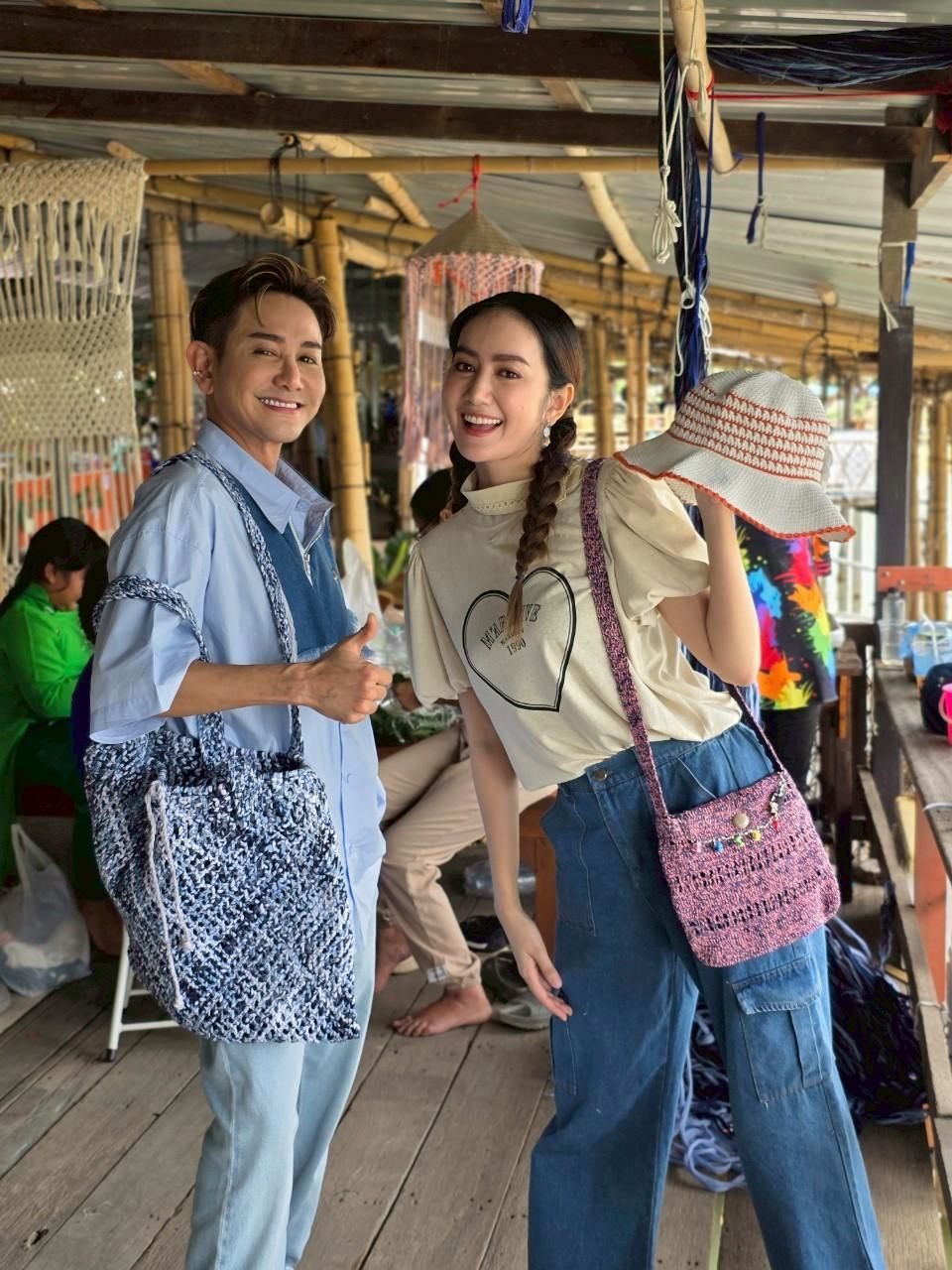 “เอ-แป้ง” พาชิล จ.สุพรรณบุรี  ชิมช้อปของดี ที่ชุมชนตำบลต้นตาล