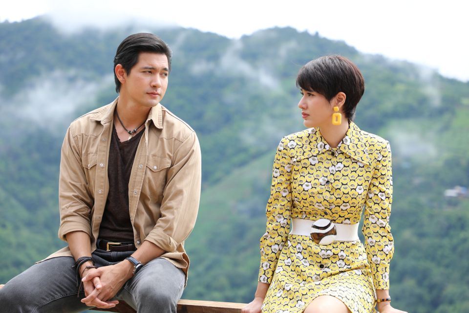“พิ้งค์พลอย” ปลื้ม “เมืองแก้ว” ฮอตแรงต่อเนื่อง  กรี๊ดชมสนั่นโซเชียล แฟชั่น “ครูภวานี” สวยเปรี้ยวทุกชุด