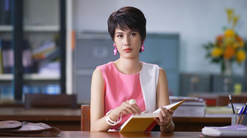 “พิ้งค์พลอย” ปลื้ม “เมืองแก้ว” ฮอตแรงต่อเนื่อง  กรี๊ดชมสนั่นโซเชียล แฟชั่น “ครูภวานี” สวยเปรี้ยวทุกชุด
