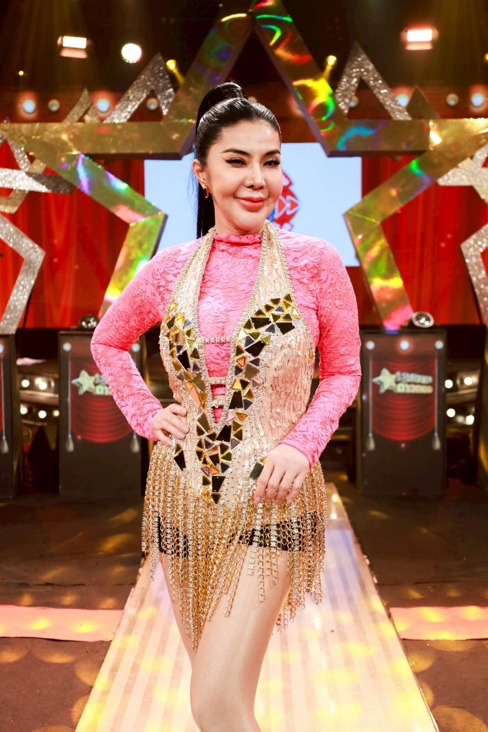 “สุฎา & จอย บียอนด์”ชีเสิร์ฟลูกทุ่งสุดเฟียส!  “กวาง-นุ๊ก-โบว์”ดวลไมค์เพลงหวานละมุนสุดพลัง