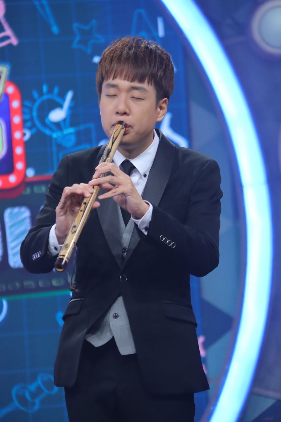 ดวลเพลงดัง พลังมัธยม พร้อมเสิร์ฟความฟิน ผ่านเพลง "คิดถึงฉันไหมเวลาที่เธอ..." ของวง "TAXI"