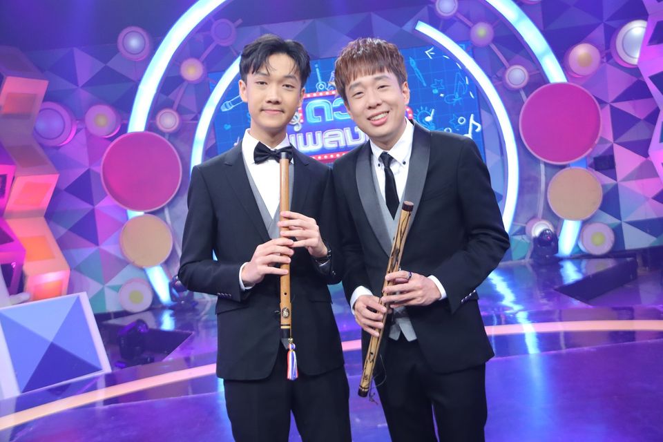 ดวลเพลงดัง พลังมัธยม พร้อมเสิร์ฟความฟิน ผ่านเพลง "คิดถึงฉันไหมเวลาที่เธอ..." ของวง "TAXI"