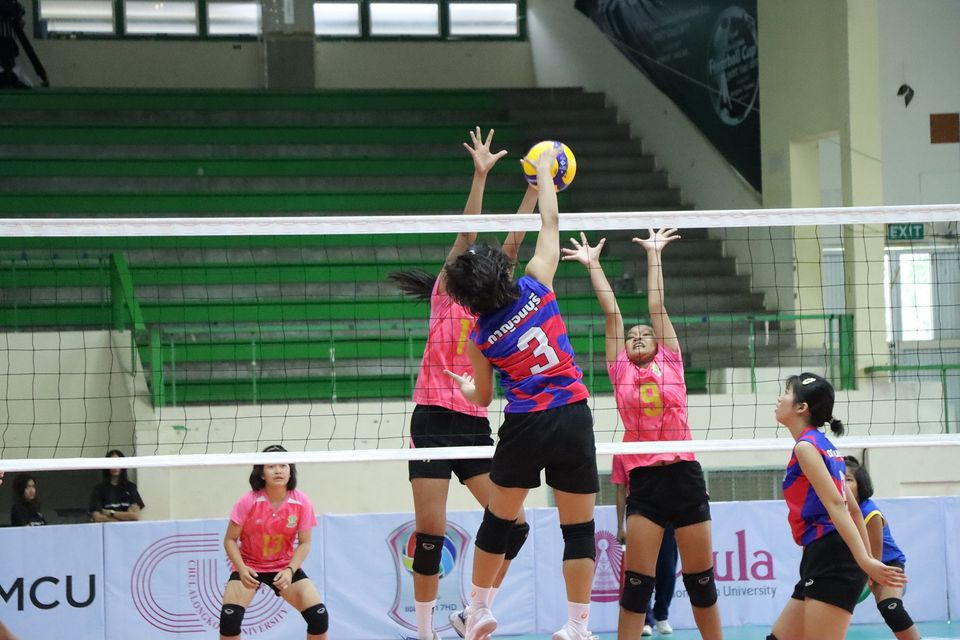 “กีฬานครนนท์ฯ” แชมป์เก่ายังแกร่ง ฉลุย 8 ทีมสุดท้าย  “วอลเลย์บอล นักเรียนหญิง แชมป์กีฬา 7HD 2025” ลุ้นผลจับสลากรอบแชมเปียนส์ลีก 23 ก.ค.นี้