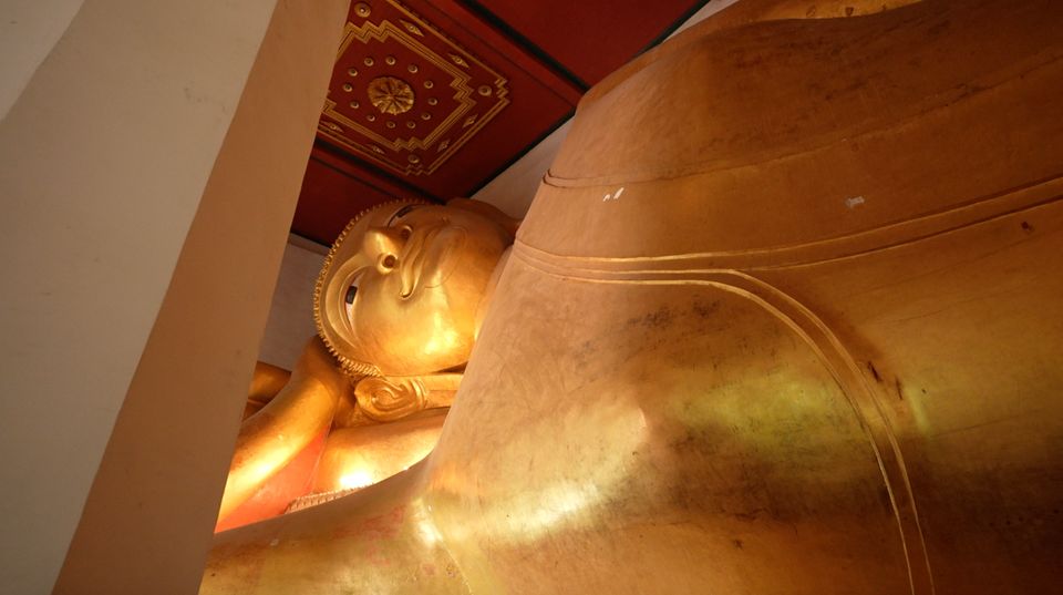 “หนุ่ม-แท่ง” ไหว้พระนอนดัง วัดพระพุทธไสยาสน์ พร้อมเปิดตำนานตะกรุดหลวงพ่อกุน จ.เพชรบุรี