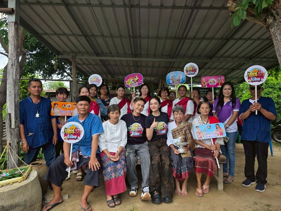 “มิตรรัก ทั่วไทย” ไปนครปฐม “เอ-แป้ง” ทุ่มสุดตัวลงบ่อจับกุ้ง เยือนแหล่งเลี้ยงกุ้งก้ามกรามอันดับต้นของไทย