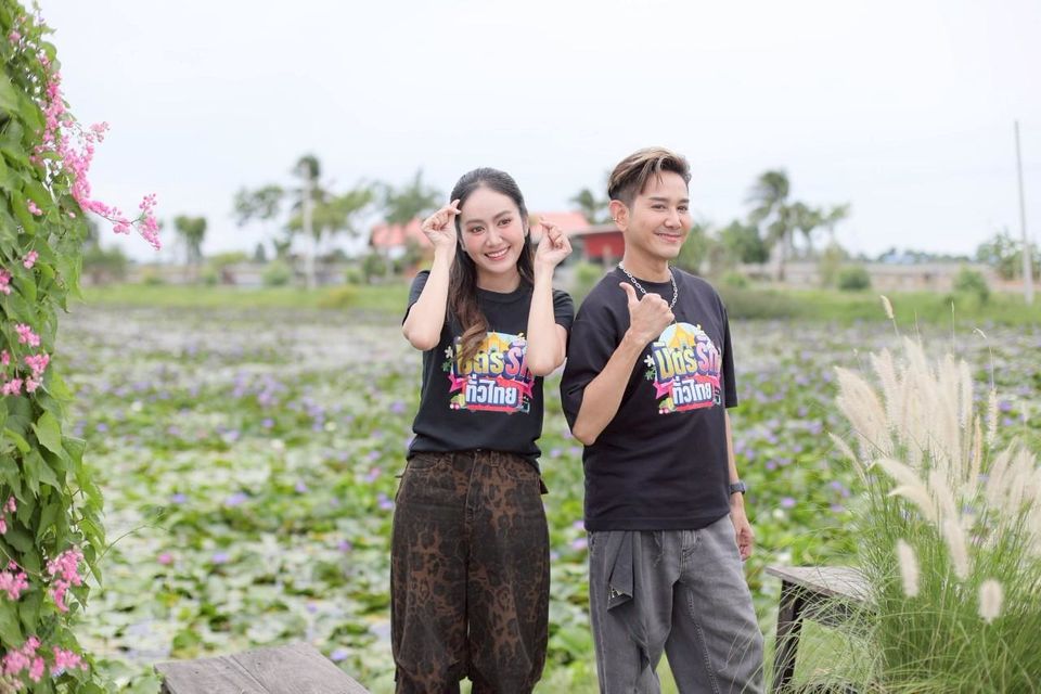 “มิตรรัก ทั่วไทย” ไปนครปฐม “เอ-แป้ง” ทุ่มสุดตัวลงบ่อจับกุ้ง เยือนแหล่งเลี้ยงกุ้งก้ามกรามอันดับต้นของไทย