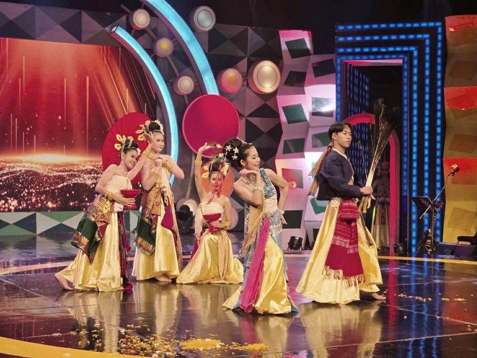 "ดวลเพลงดัง พลังมัธยม" ประชันความทะเล้น สนุกไปกับเพลง "รักจริงให้ติงนัง" ของ “รุ่ง-สุริยา”