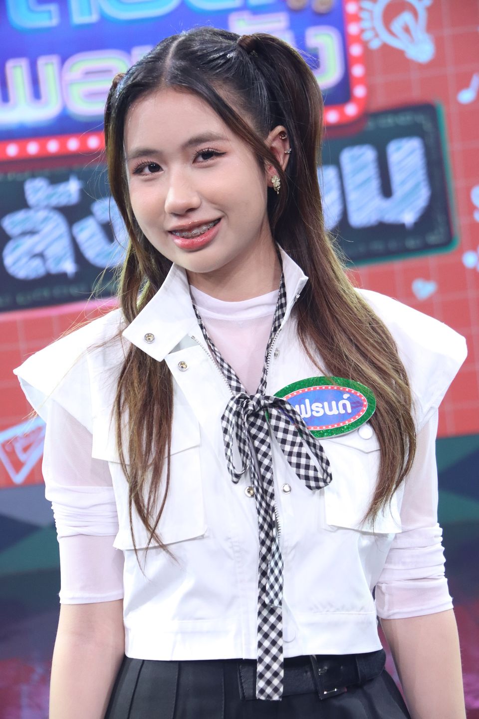 "ดวลเพลงดัง พลังมัธยม" เติมความสดใส  ชูสความน่ารักกับเพลง "เราคงต้องเป็นแฟนกัน"