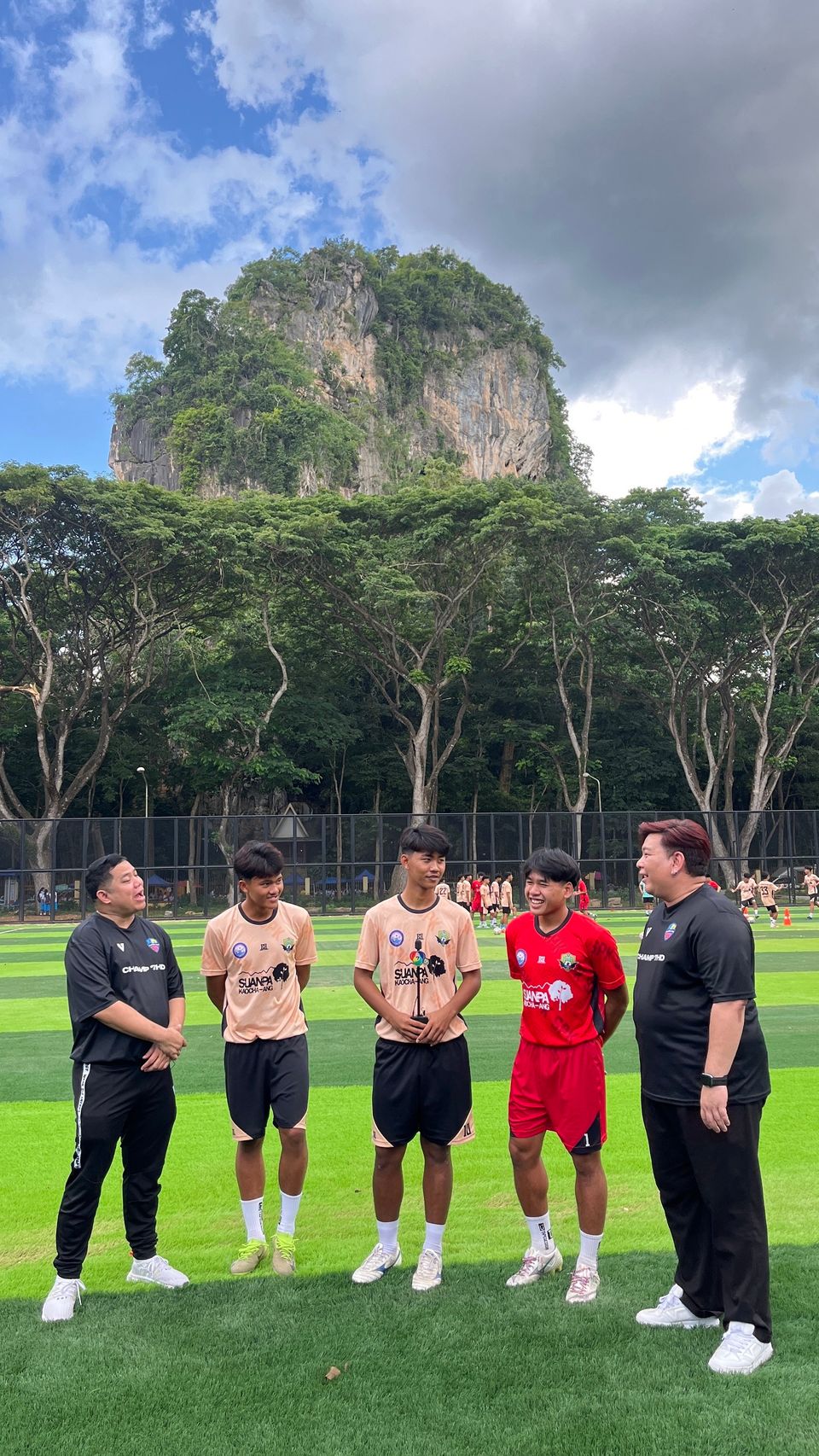 “SPORTS LIFE” เยือนสนาม “รร.สวนป่าเขาชะอางค์” เช็กฟอร์มยอดนักเตะ  อุ่นเครื่องฤดูกาลลูกหนังขาสั้น “ฟุตบอลนักเรียน 7 คน แชมป์กีฬา 7HD แชมเปียน คัพ 2025”