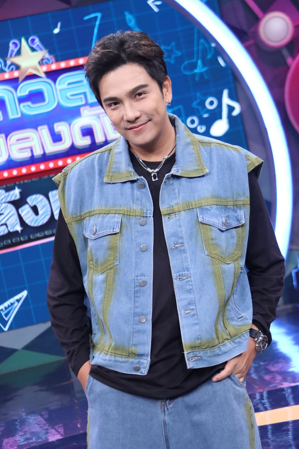 "ดวลเพลงดัง พลังมัธยม" เอาใจหนุ่มโสด ประชันไมค์ในเพลง "หัวใจผมว่าง"   