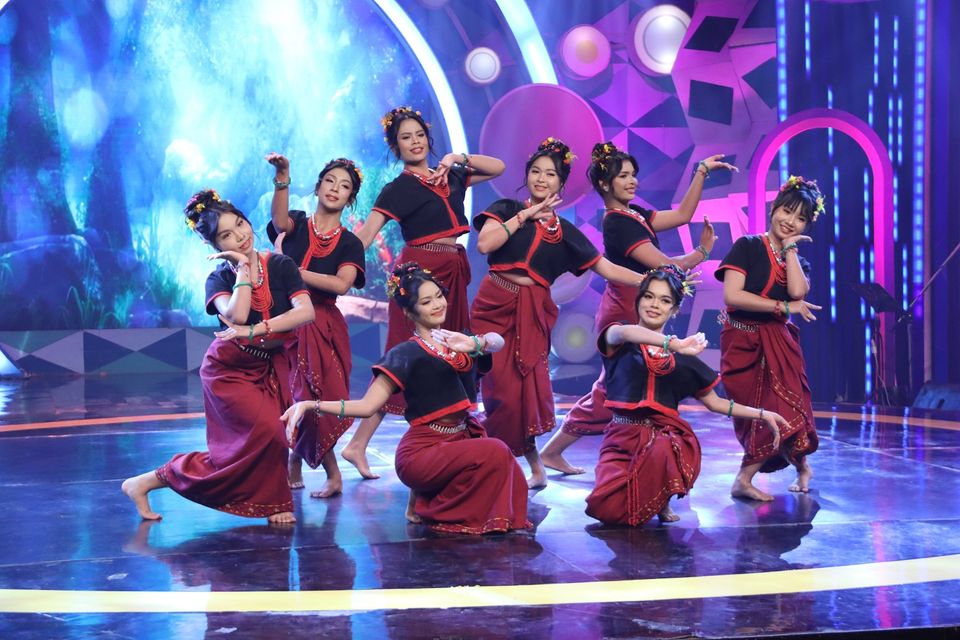 "ดวลเพลงดัง พลังมัธยม" เอาใจหนุ่มโสด ประชันไมค์ในเพลง "หัวใจผมว่าง"   