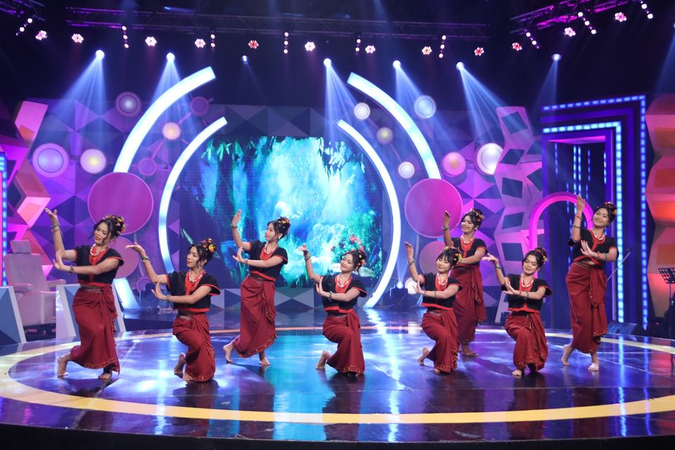 "ดวลเพลงดัง พลังมัธยม" เอาใจหนุ่มโสด ประชันไมค์ในเพลง "หัวใจผมว่าง"   