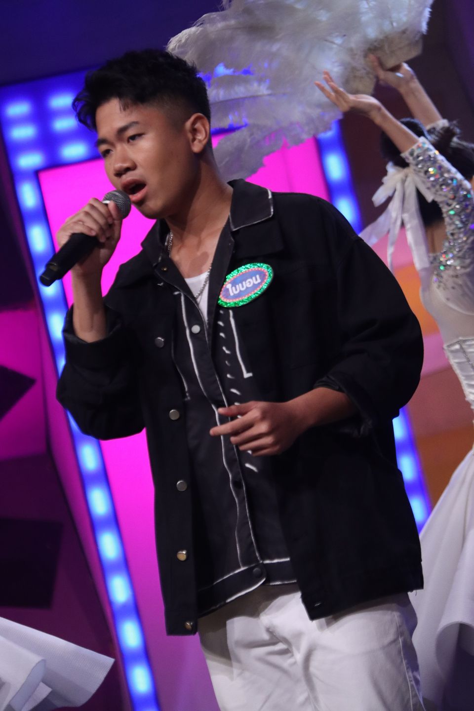 "ดวลเพลงดัง พลังมัธยม" เอาใจหนุ่มโสด ประชันไมค์ในเพลง "หัวใจผมว่าง"   