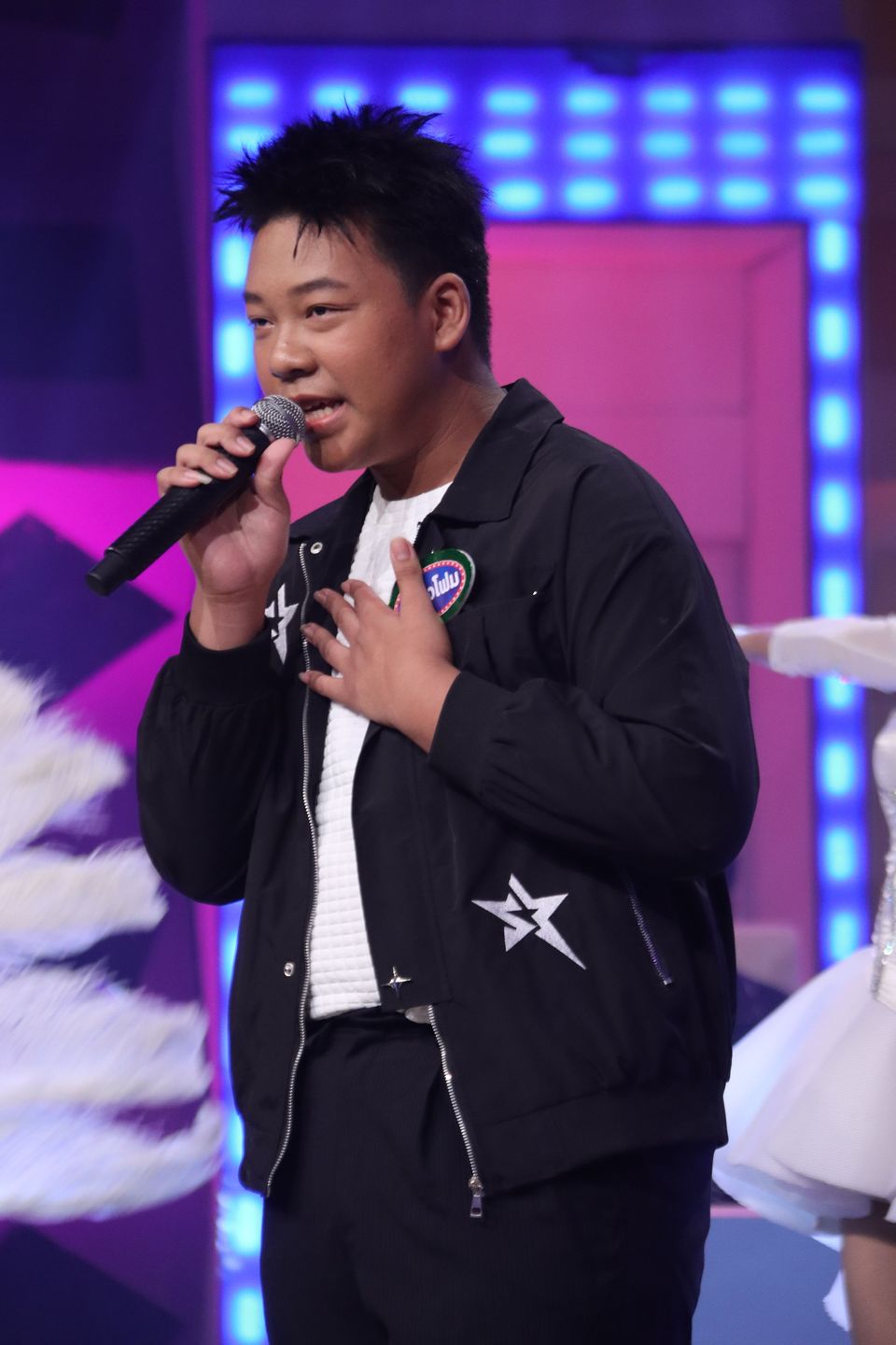 "ดวลเพลงดัง พลังมัธยม" เอาใจหนุ่มโสด ประชันไมค์ในเพลง "หัวใจผมว่าง"   