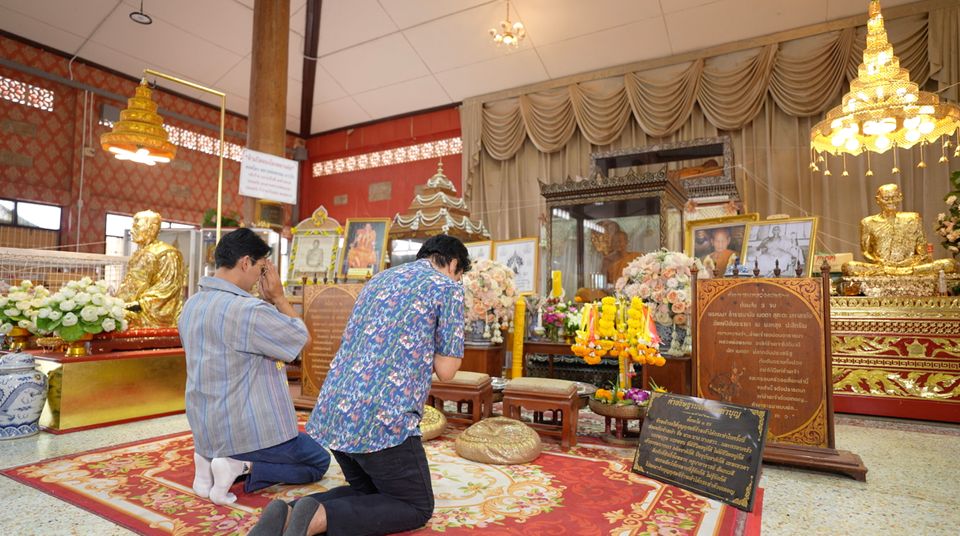 “หนุ่ม-แท่ง” พากราบเกจิดัง เปิดตำนานลับ “วัดช่องแค” จ.นครสวรรค์  ชวนชิมอาหารป่ารสเด็ด ใน “หนุ่มแท่ง อารามทัวร์”