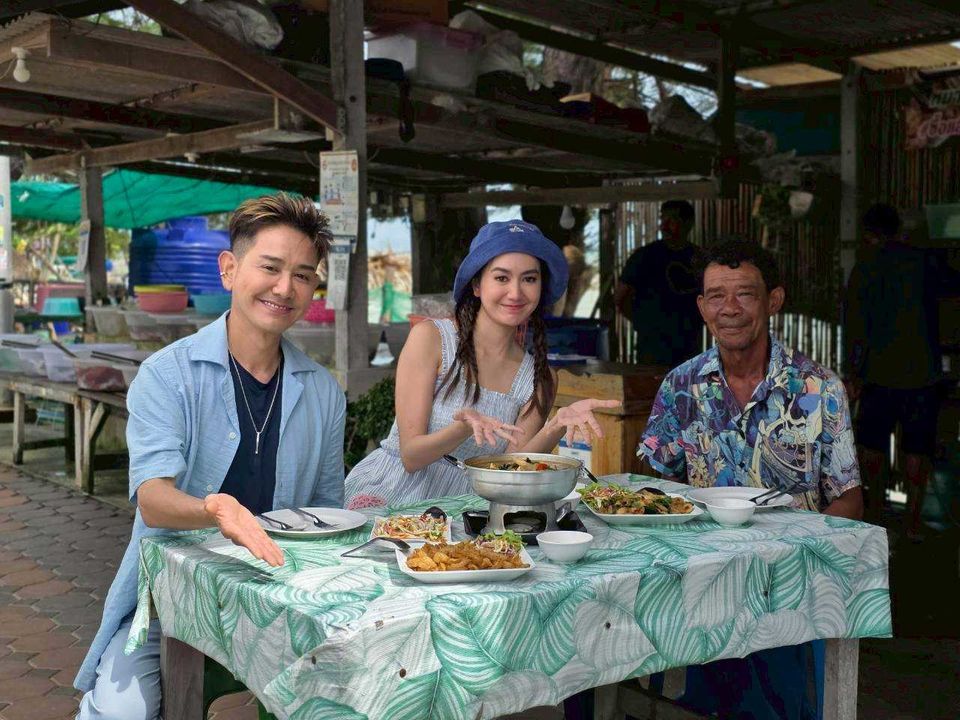 “เอ-แป้ง” ชวนลุยดูทุกขั้นตอนทำก้างปลาเห็ดโคนทอดกรอบของดีจาก “วิสาหกิจชุมชนกลุ่มประมงเรือเล็กหาดสุชาดา” จ.ระยอง