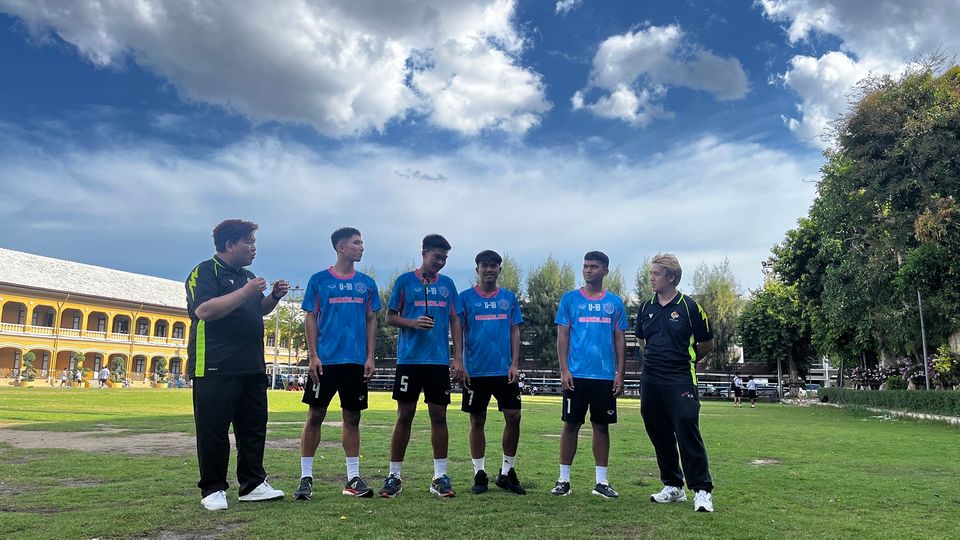 “SPORTS LIFE” เปิดรั้วชมพูฟ้าเยือนทีม “รร.สวนกุหลาบวิทยาลัย”  พร้อมฟาดแข้ง “ฟุตบอลนักเรียน 7 คน แชมป์กีฬา 7HD แชมเปียน คัพ 2025”