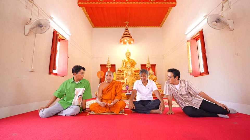 “หนุ่ม-แท่ง” พาทัวร์ “วัดเขาสมอคอน”  กราบ “หลวงพ่อบุญมี” เกจิดัง จ.ลพบุรี