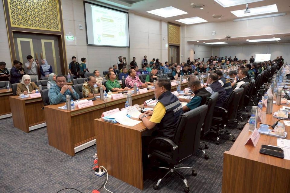 รมช.เกษตรฯ เคลื่อนทัพลงใต้! กำชับกรมชลฯ คุมเข้มแผนจัดการน้ำ ตั้งรับอุทกภัยนราธิวาส 