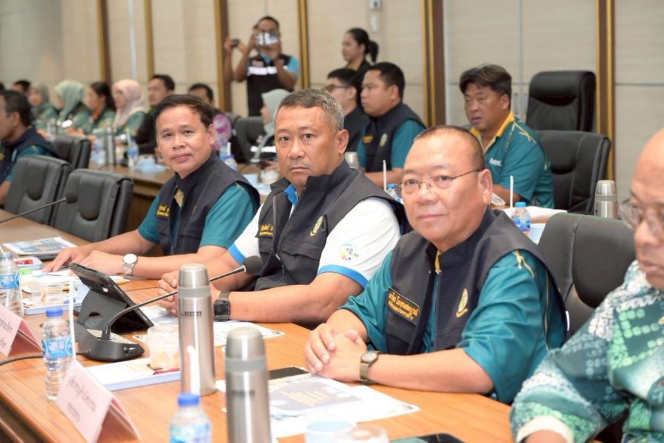 รมช.เกษตรฯ เคลื่อนทัพลงใต้! กำชับกรมชลฯ คุมเข้มแผนจัดการน้ำ ตั้งรับอุทกภัยนราธิวาส 