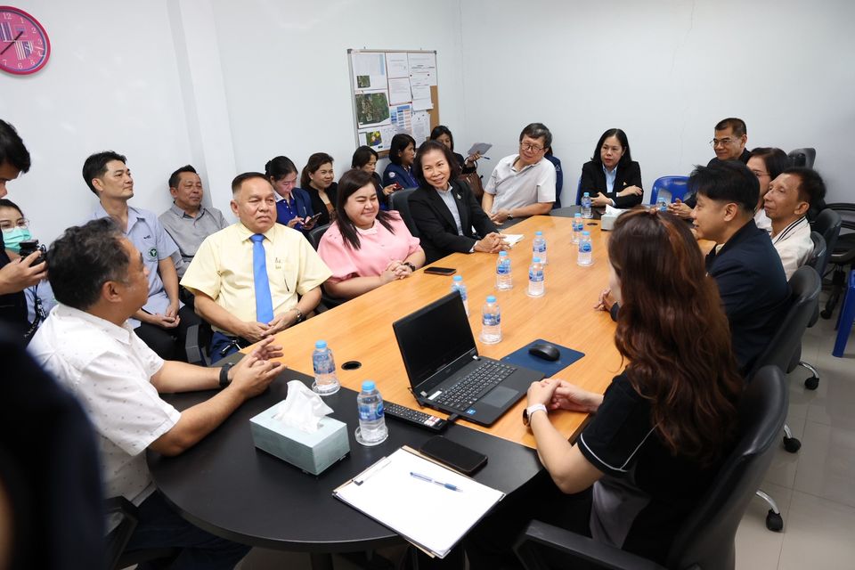 คณะอนุกรรมการพัฒนาส่งเสริมและป้องกันด้านความปลอดภัยในการทำงาน ลงพื้นที่ตรวจติดตามการดำเนินงานส่งเสริมความปลอดภัยในการทำงานและโครงการคลินิกโรคจากการทำงาน จังหวัดชลบุรี