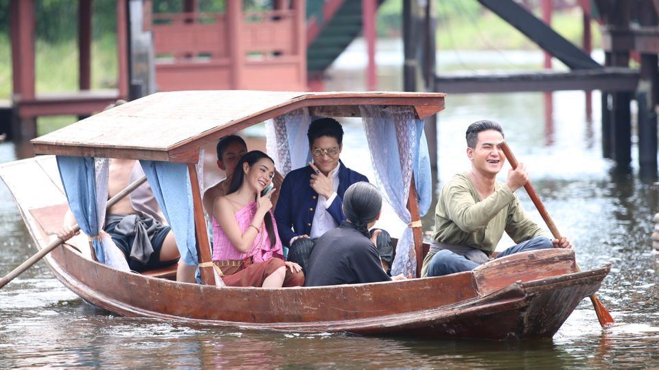 เตรียมลงเรือความสนุก “เภตรานฤมิต” คืนจอ ฟินไปกับ “คุณหลวง-แม่อร” ทุกคืนเสาร์ อาทิตย์ เริ่ม 12 ตุลาคมนี้