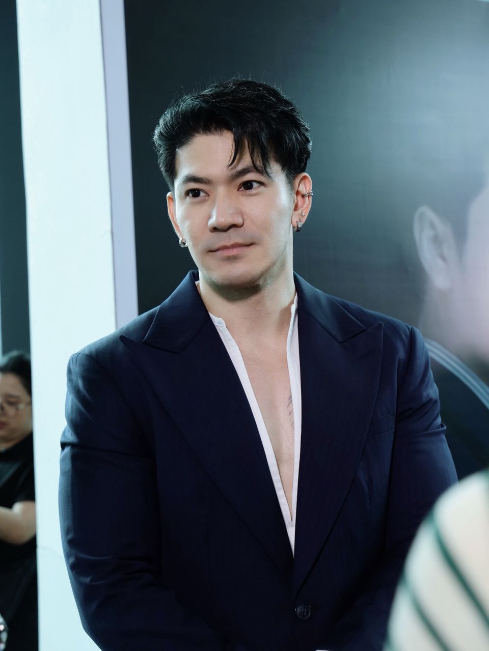 EXCLUSIVE PRESS INTERVIEW “ลวง” คึกคัก  แฟนคลับรวมตัวกรี๊ดสนั่นงาน