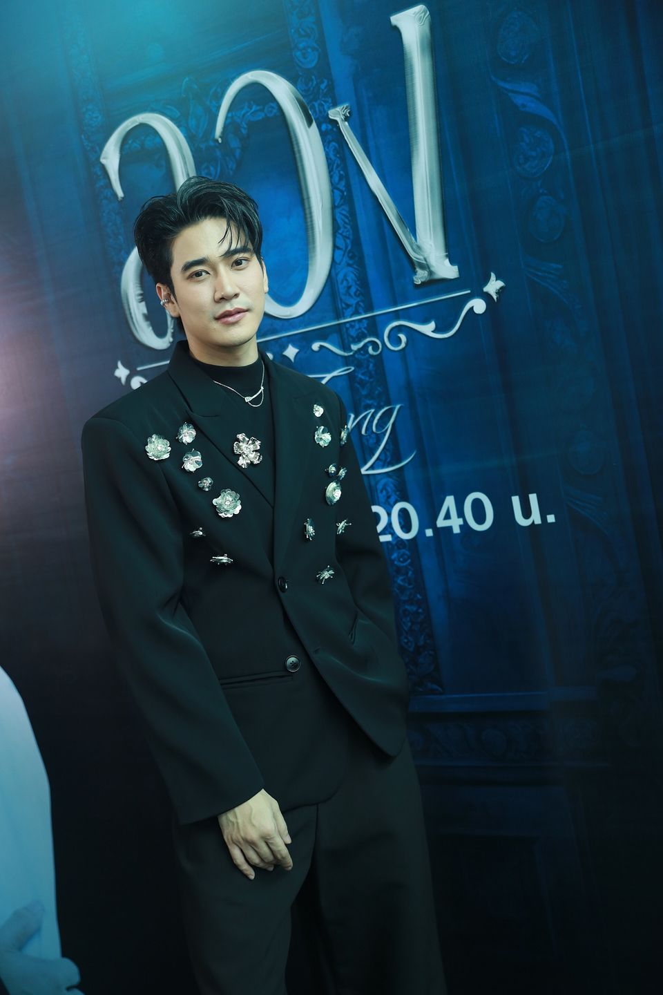 EXCLUSIVE PRESS INTERVIEW “ลวง” คึกคัก  แฟนคลับรวมตัวกรี๊ดสนั่นงาน