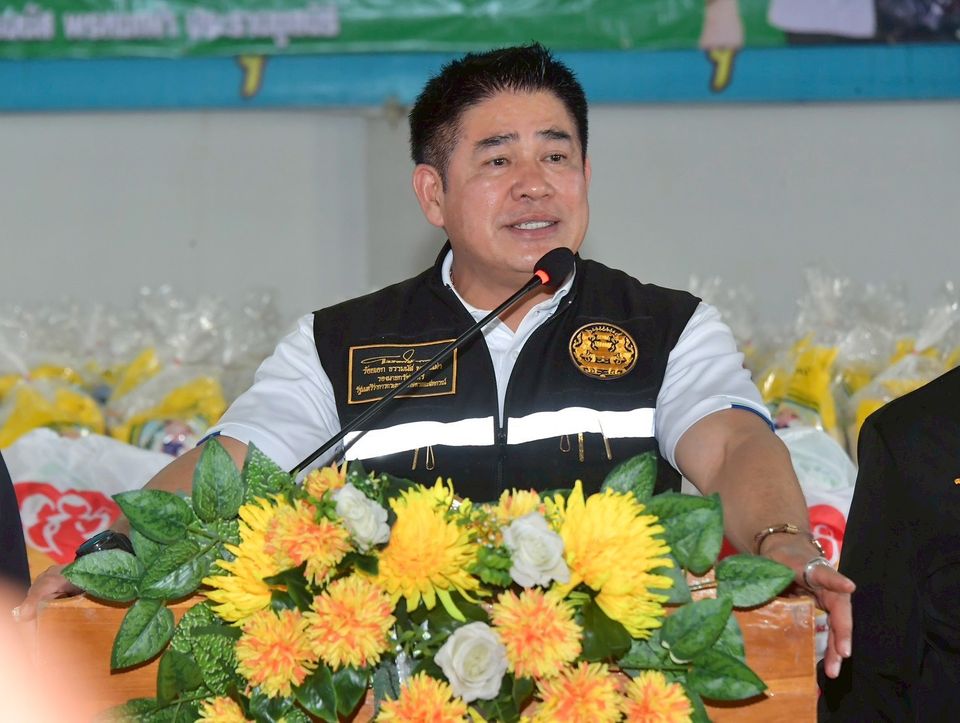 “ธรรมนัสฯ” นำทีม กระทรวงเกษตรและสหกรณ์ รุดช่วยเหลือ ผู้ประสบภัยอำเภอชุมแสง  