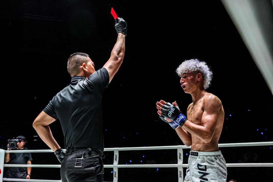 ONE ลุมพินี : อับเดสซามี เรนิมี โพสต์คลิปขอโทษ เตะผิดกติกาใส่ พญาครุฑ เสือจันถกมวยไทย