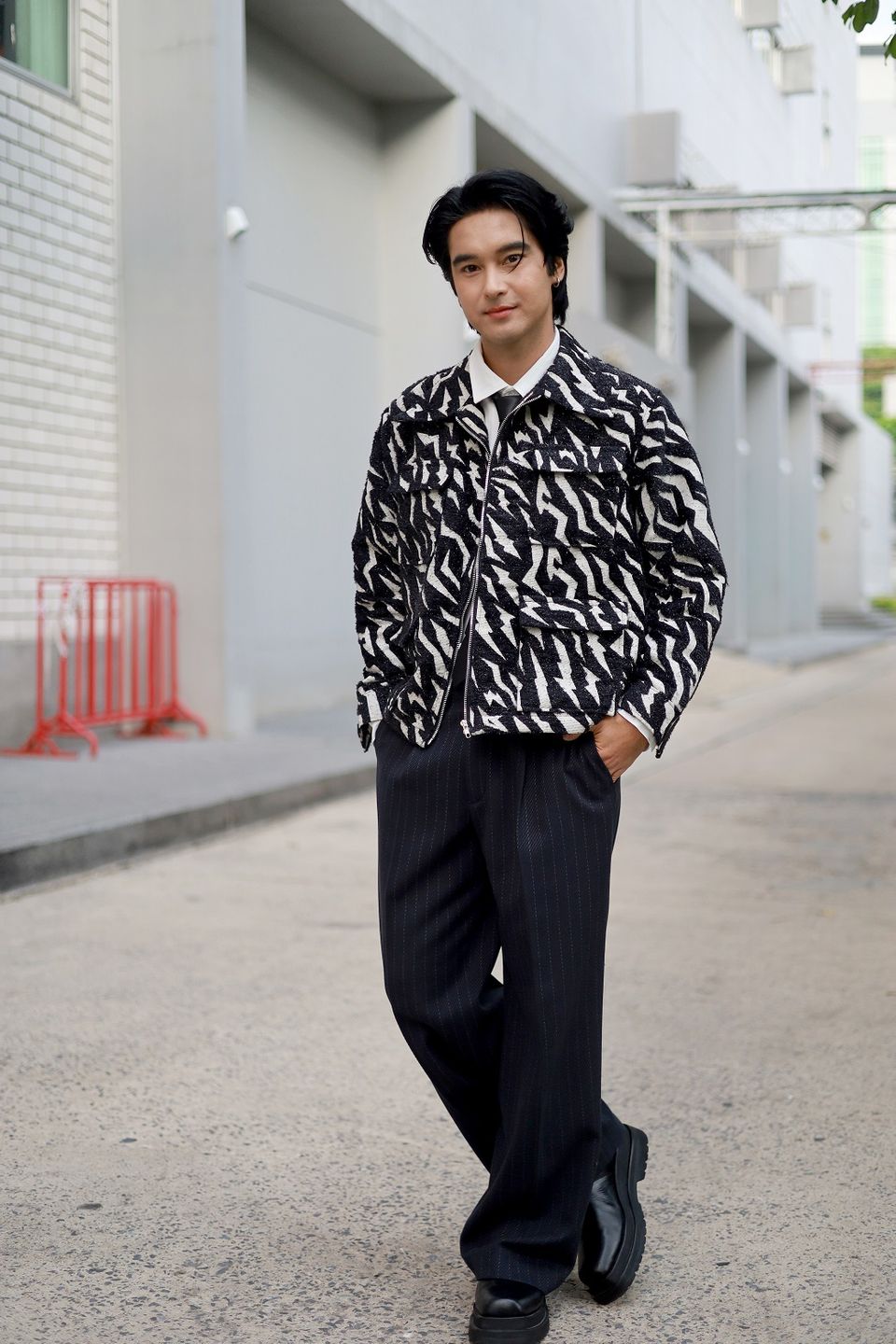 ตามชมบรรยากาศการซ้อม “7 สีคอนเสิร์ต เฟสติวัล”  “แต๋ม ชรัส” ดีใจร้องคู่ “แม่เม้า สุดา” ครบวง “มาลีฮวนน่า” และ“อ๊อฟ ชนะพล” 