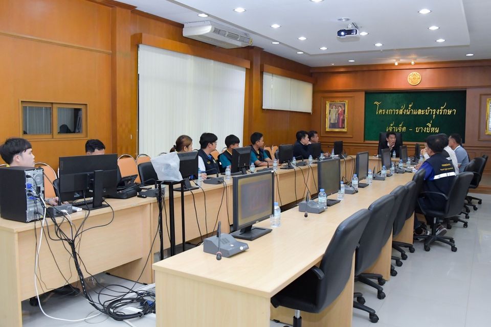 อธิบดีกรมชลฯ นำทีมลุยน้ำอยุธยา สั่งเร่งเคลียร์คลอง วางแผนระบายน้ำเตรียมเพาะปลูกฤดูแล้ง